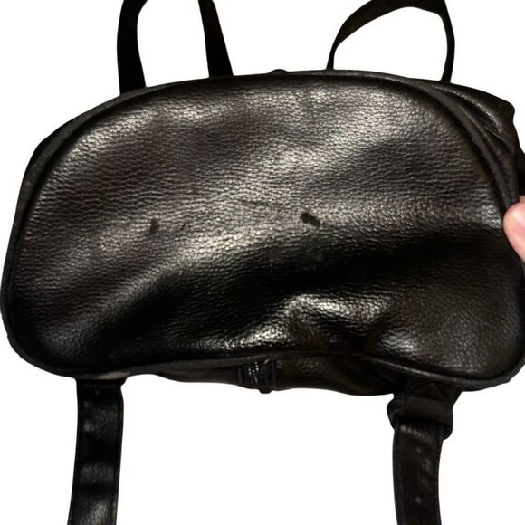 Unlisted By Kenneth Cole Black Pebbled Leather Flap Bucket Backpack Ladies Small - Picture 5 of 11